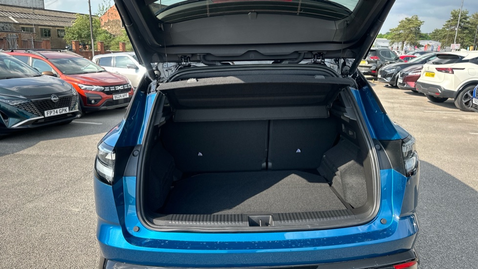 Renault Austral E-Tech Full Hybrid Techno Esprit Alpine 5dr Auto Hybrid Estate - Image 4