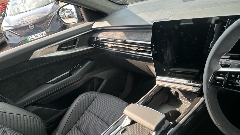 Renault Austral E-Tech Full Hybrid Techno Esprit Alpine 5dr Auto Hybrid Estate - Image 14