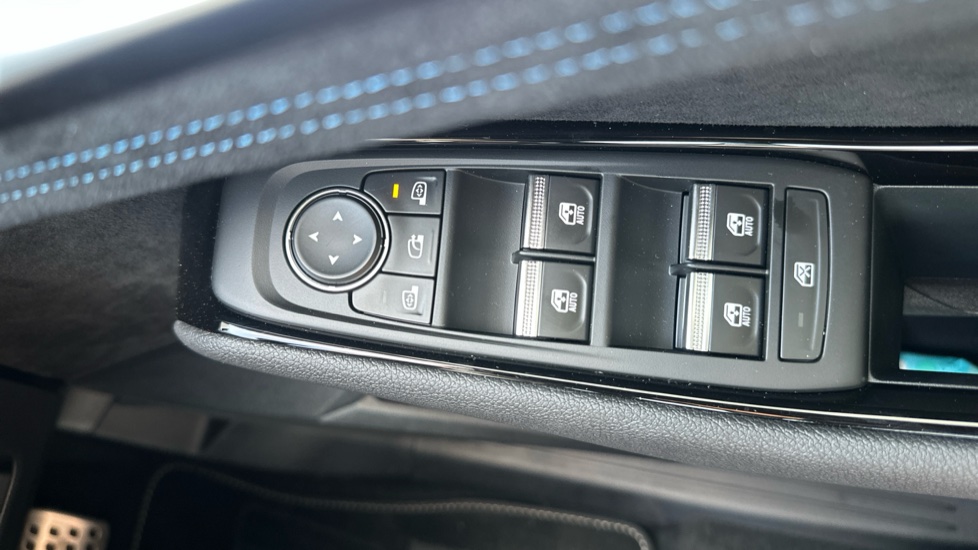 Renault Austral E-Tech Full Hybrid Techno Esprit Alpine 5dr Auto Hybrid Estate - Image 26