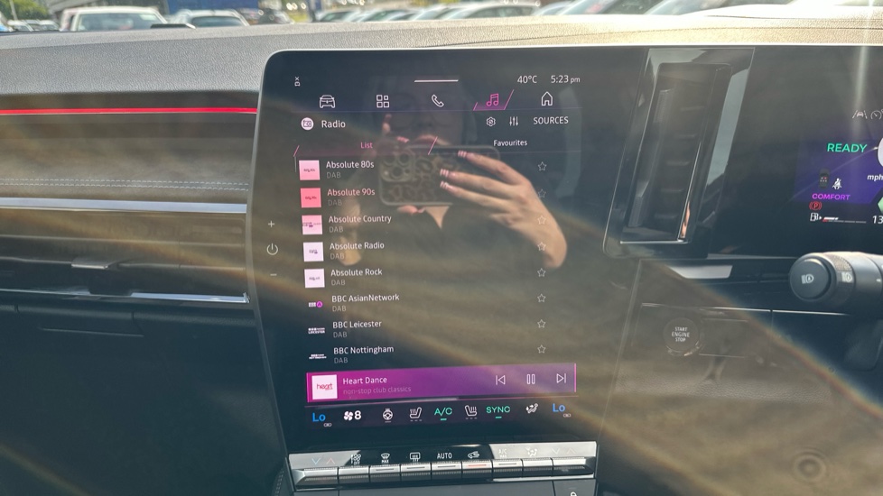 Renault Austral E-Tech Full Hybrid Techno Esprit Alpine 5dr Auto Hybrid Estate - Image 31