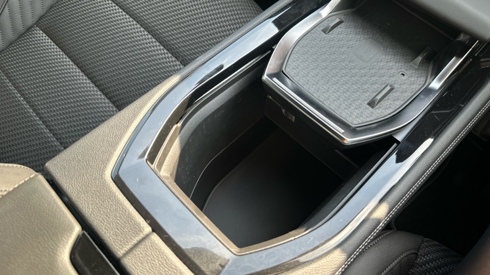 Renault Austral E-Tech Full Hybrid Techno Esprit Alpine 5dr Auto Hybrid Estate - Image 32