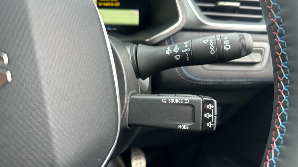 Renault Symbioz 1.8 E-Tech FHEV 160 Techno Esprit Alpine 5dr Auto Hybrid Estate - Image 30
