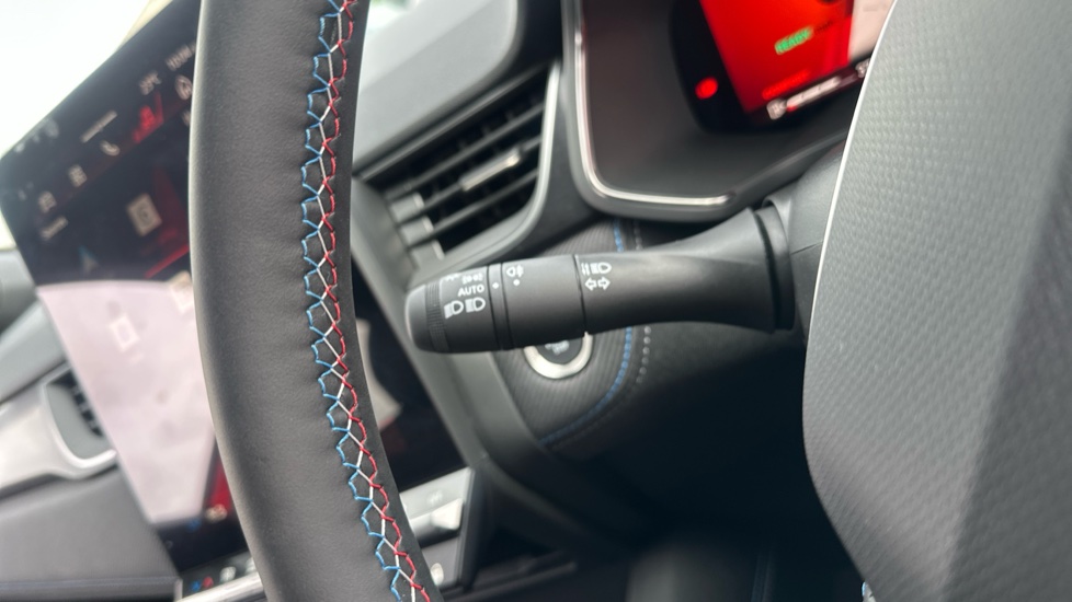 Renault Symbioz 1.8 E-Tech FHEV 160 Techno Esprit Alpine 5dr Auto Hybrid Estate - Image 31