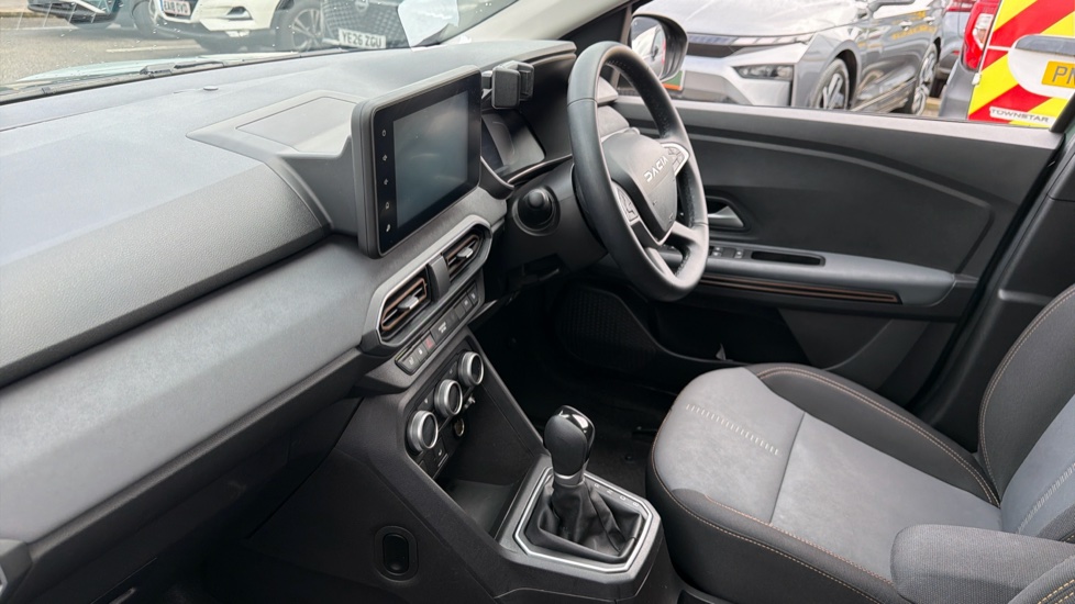 Dacia Jogger 1.6 HEV Extreme 5dr Auto Hybrid Estate - Image 9