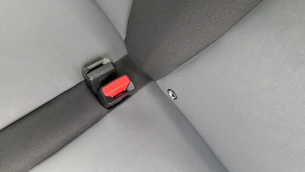 Dacia Jogger 1.6 HEV Extreme 5dr Auto Hybrid Estate - Image 17