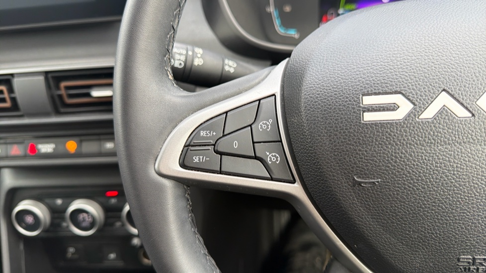Dacia Jogger 1.6 HEV Extreme 5dr Auto Hybrid Estate - Image 21