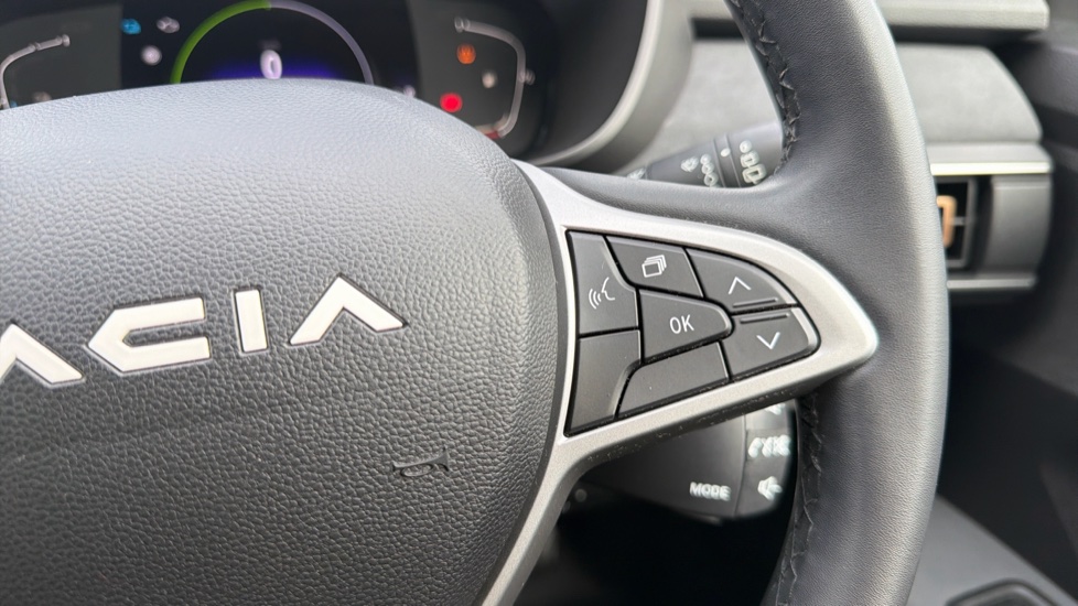 Dacia Jogger 1.6 HEV Extreme 5dr Auto Hybrid Estate - Image 22