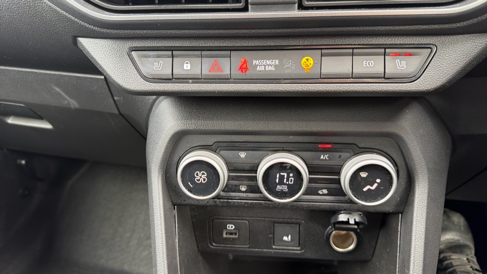 Dacia Jogger 1.6 HEV Extreme 5dr Auto Hybrid Estate - Image 26