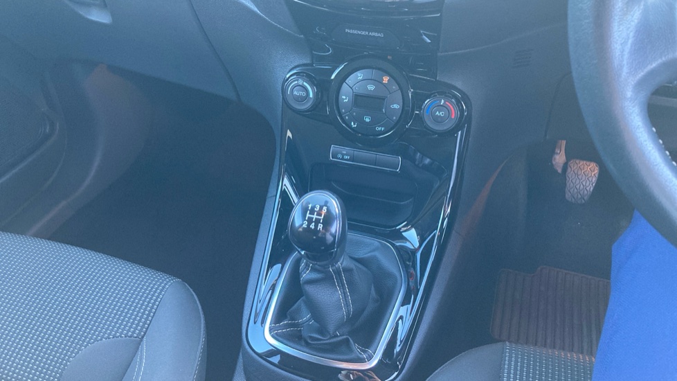 Ford Fiesta 1.0 EcoBoost Titanium 5dr Petrol Hatchback - Image 36