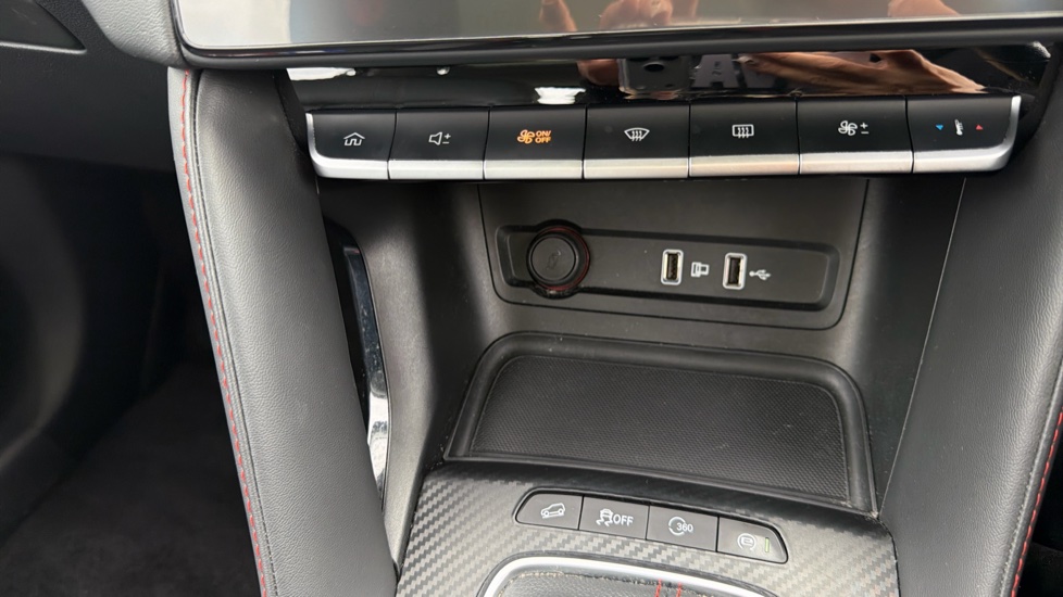 MG ZS 1.0T GDi Exclusive 5dr Petrol Hatchback - Image 25