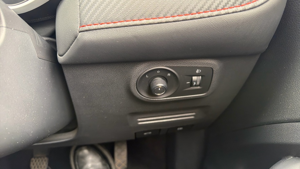 MG ZS 1.0T GDi Exclusive 5dr Petrol Hatchback - Image 31