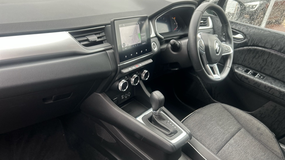 Renault Captur 1.3 TCE 140 SE Edition 5dr EDC Petrol Hatchback - Image 9