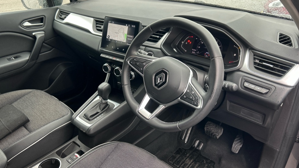Renault Captur 1.3 TCE 140 SE Edition 5dr EDC Petrol Hatchback - Image 11