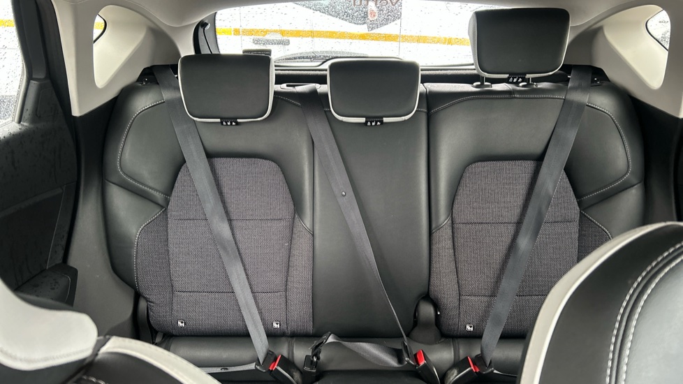 Renault Captur 1.3 TCE 140 SE Edition 5dr EDC Petrol Hatchback - Image 15