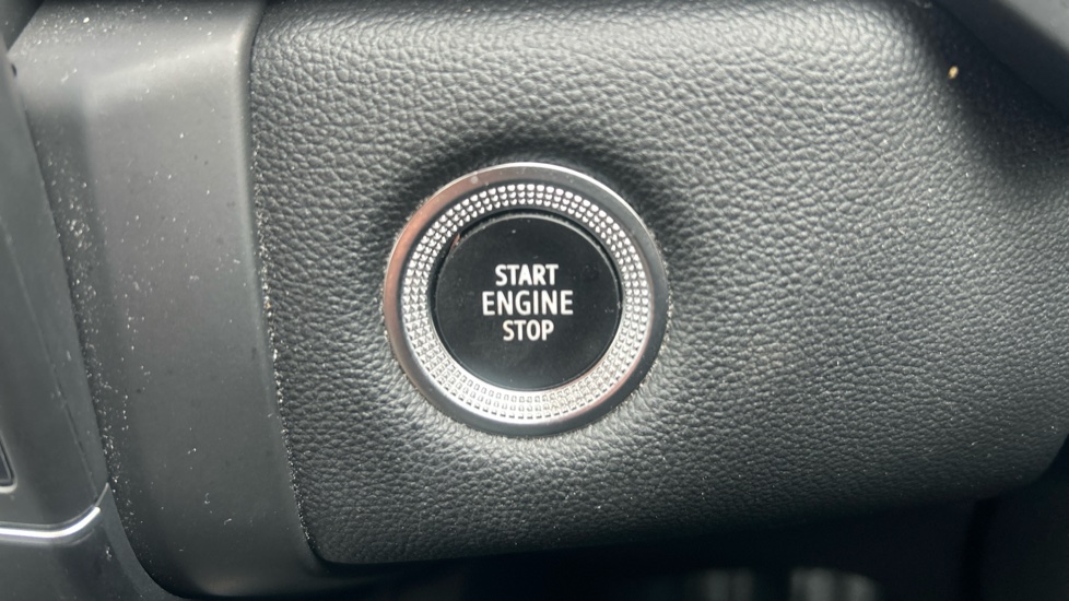 Renault Captur 1.3 TCE 140 SE Edition 5dr EDC Petrol Hatchback - Image 26