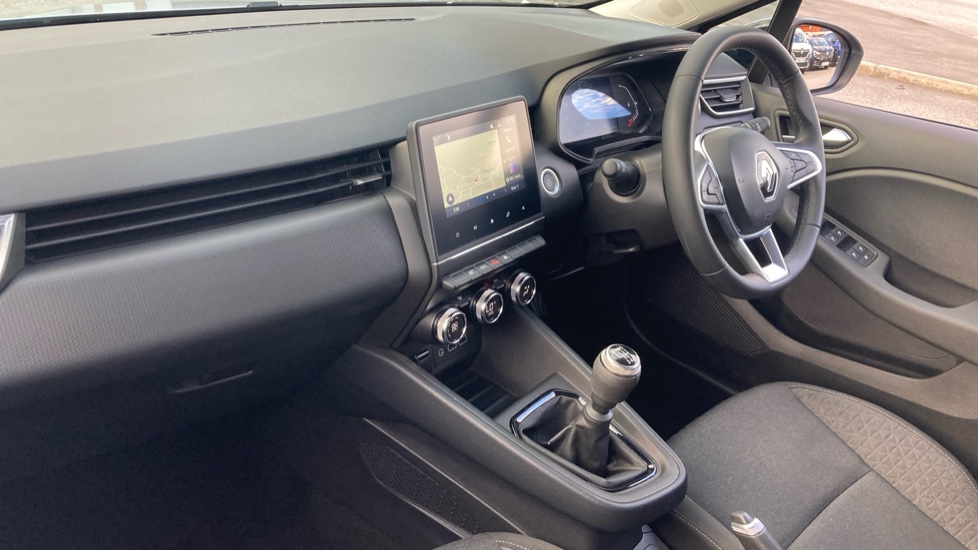 Renault Clio 1.0 TCe 90 Evolution 5dr Petrol Hatchback - Image 9