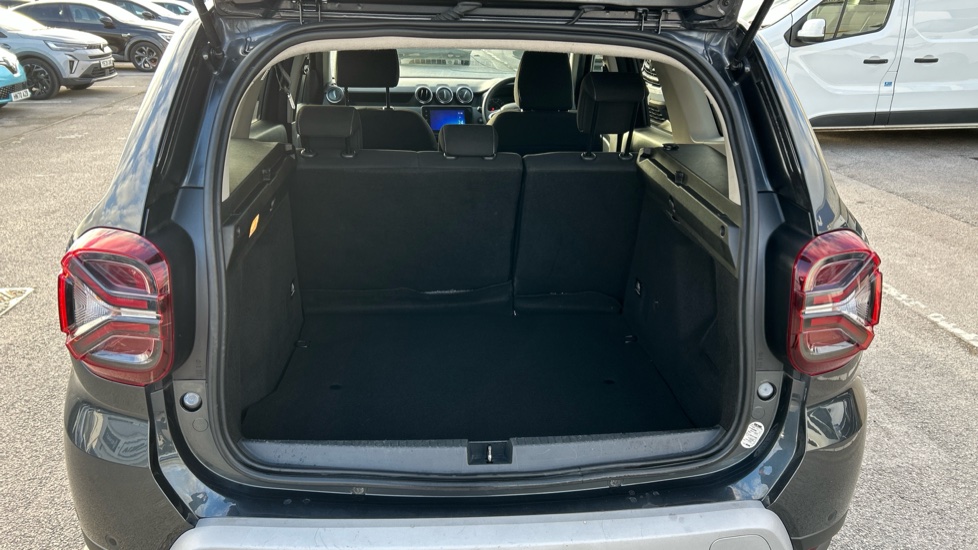 Dacia Duster 1.3 TCe 130 Prestige 5dr Petrol Estate - Image 4