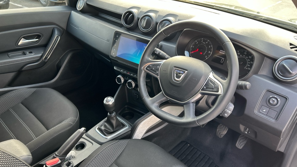 Dacia Duster 1.3 TCe 130 Prestige 5dr Petrol Estate - Image 11