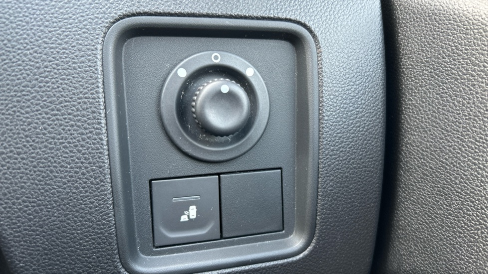 Dacia Duster 1.3 TCe 130 Prestige 5dr Petrol Estate - Image 22