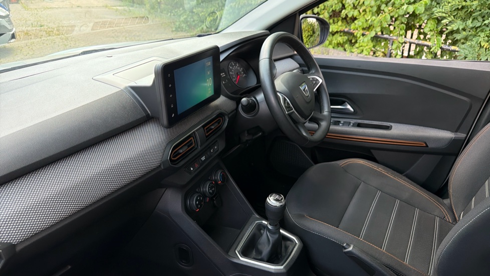 Dacia Sandero Stepway 1.0 TCe Comfort 5dr Petrol Hatchback - Image 9