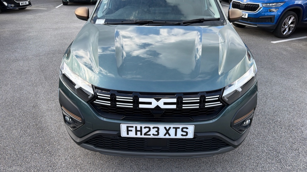 Dacia Jogger 1.0 TCe Extreme 5dr Petrol Estate - Image 8
