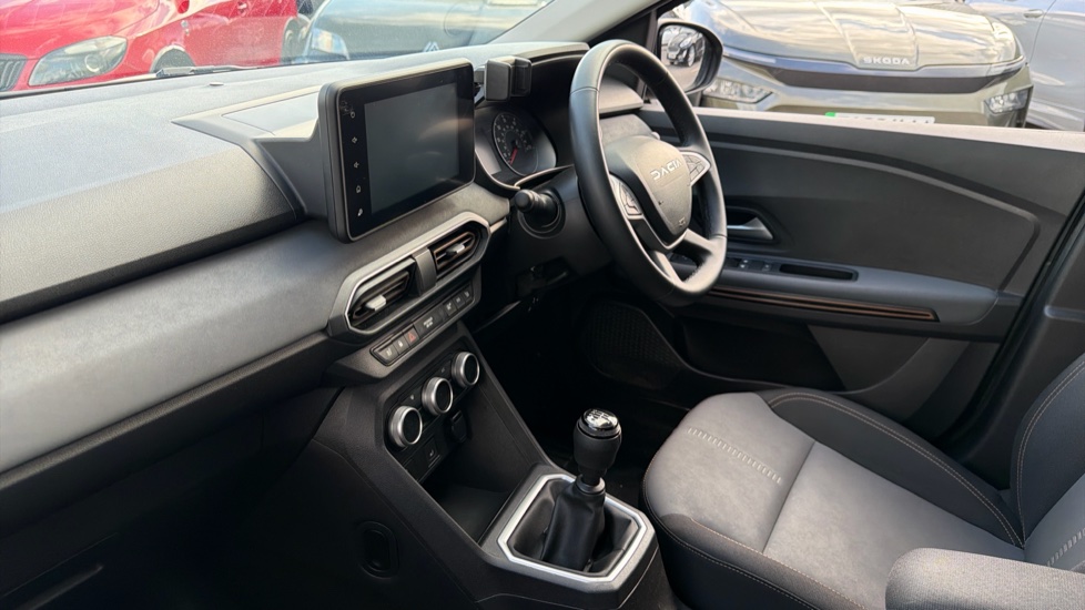 Dacia Jogger 1.0 TCe Extreme 5dr Petrol Estate - Image 9