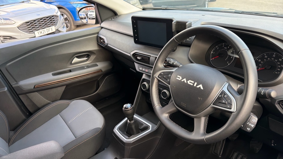 Dacia Jogger 1.0 TCe Extreme 5dr Petrol Estate - Image 11