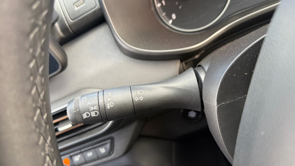 Dacia Jogger 1.0 TCe Extreme 5dr Petrol Estate - Image 24