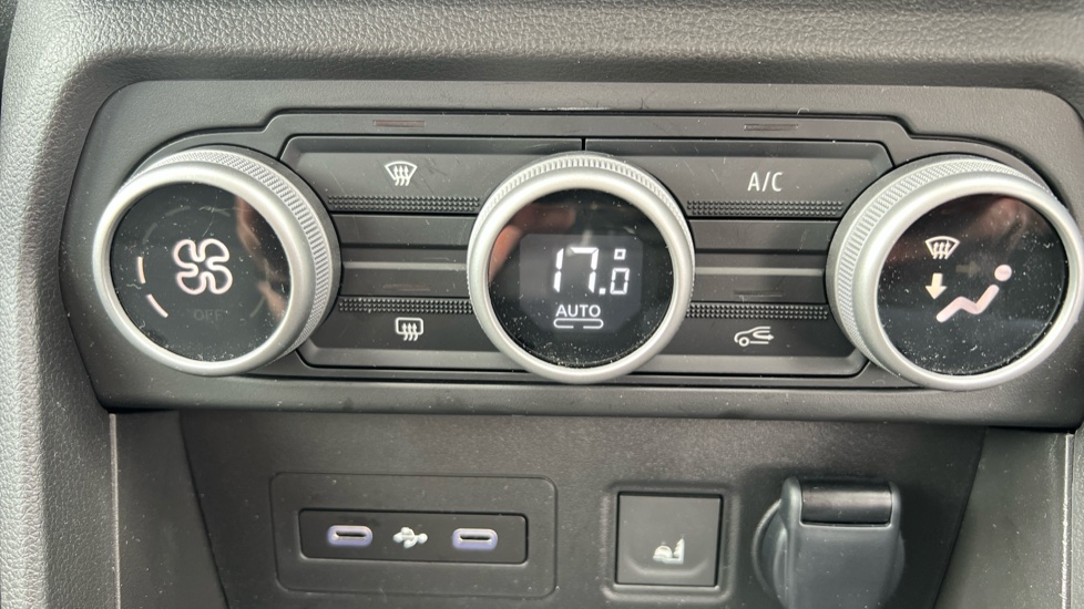 Dacia Sandero Stepway 1.0 TCe Extreme 5dr Petrol Hatchback - Image 36