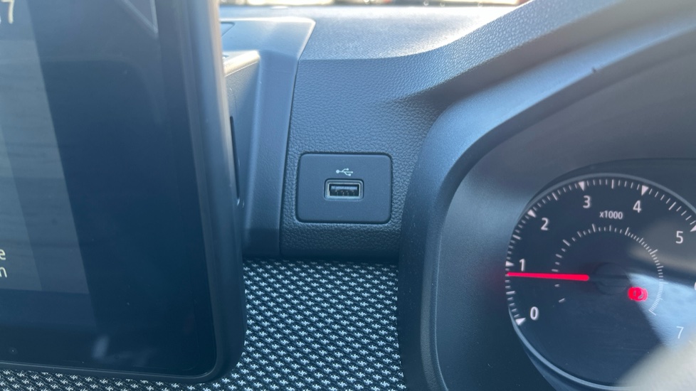 Dacia Sandero 1.0 Tce Expression 5dr Bi Fuel Hatchback - Image 34