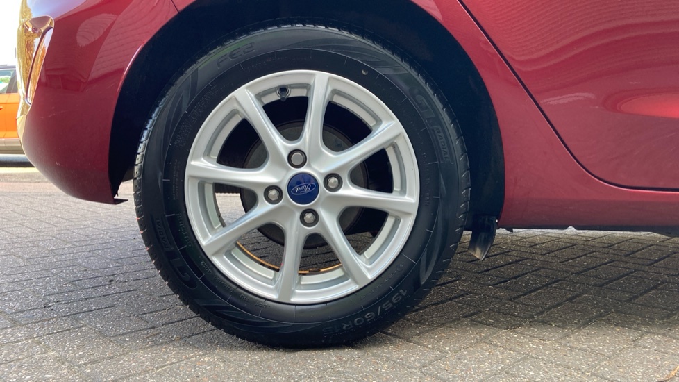 Ford Fiesta 1.1 Zetec 5dr Petrol Hatchback - Image 7