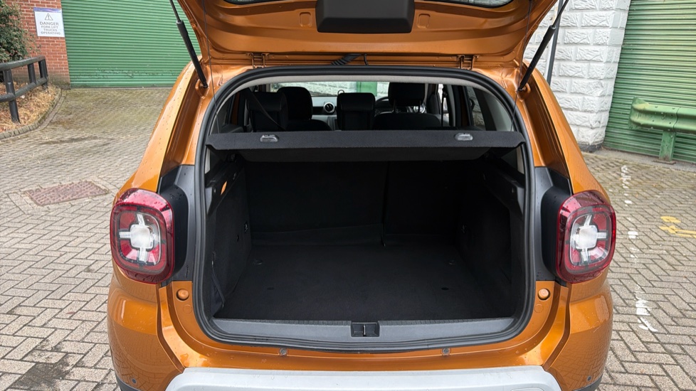 Dacia Duster 1.0 TCe 100 Prestige 5dr Bi Fuel Estate - Image 4