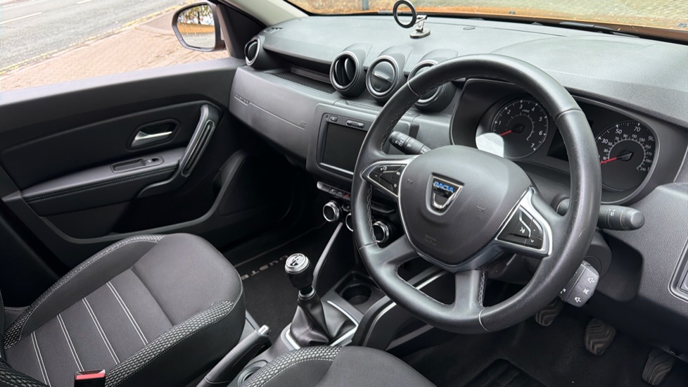 Dacia Duster 1.0 TCe 100 Prestige 5dr Bi Fuel Estate - Image 11