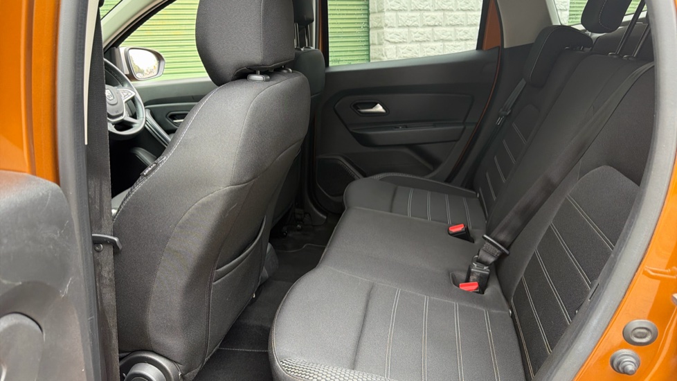 Dacia Duster 1.0 TCe 100 Prestige 5dr Bi Fuel Estate - Image 16