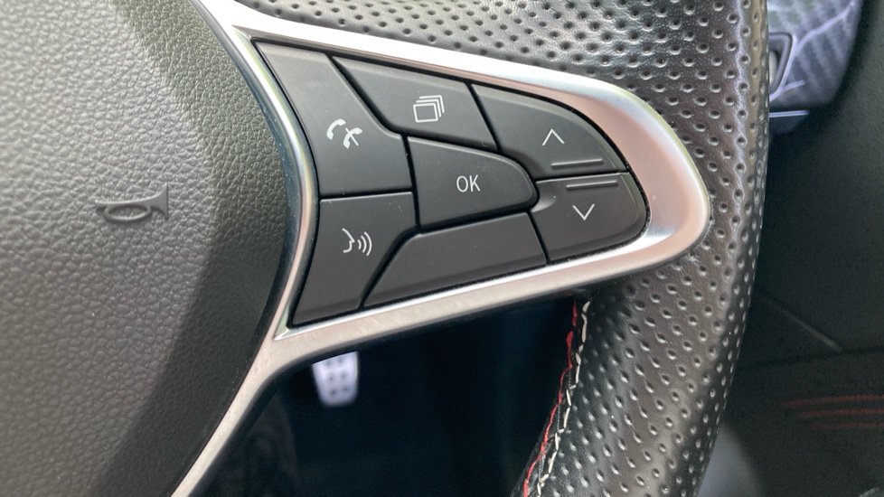 Renault Arkana 1.6 E-TECH Hybrid 145 R.S. Line 5dr Auto Hybrid Estate - Image 26