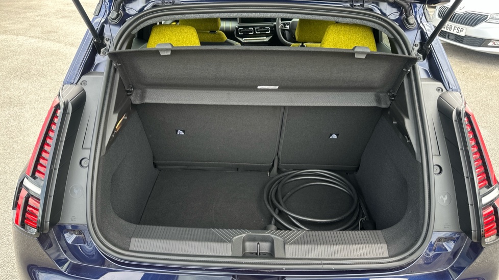 Renault 5 110kW Iconic Five + Comfort Range 52kWh 5dr Auto Electric Hatchback - Image 4