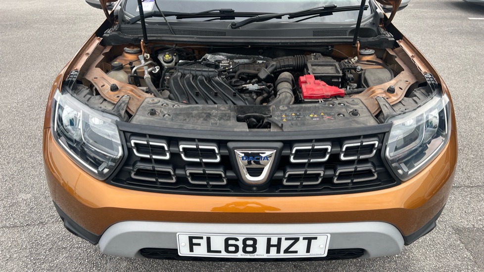 Dacia Duster 1.6 SCe Prestige 5dr Petrol Estate - Image 8