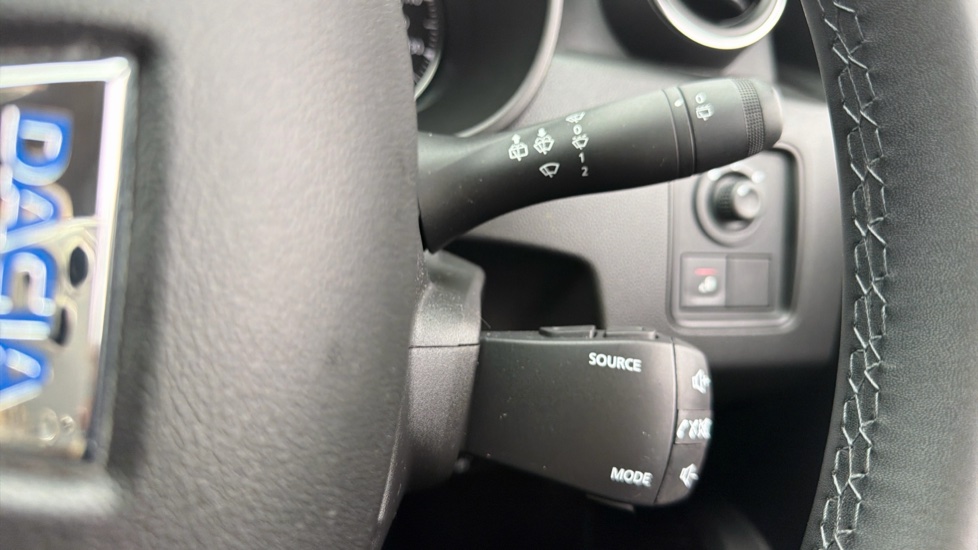 Dacia Duster 1.0 TCe 90 Extreme SE 5dr Petrol Estate - Image 23