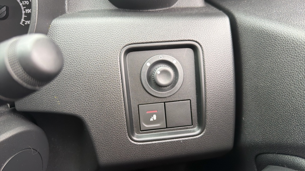 Dacia Duster 1.0 TCe 90 Extreme SE 5dr Petrol Estate - Image 26