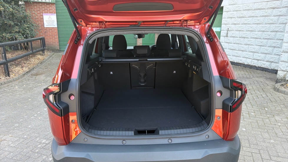 Dacia Bigster 1.8 Hybrid 155 Expression 5dr Auto Hybrid Estate - Image 4