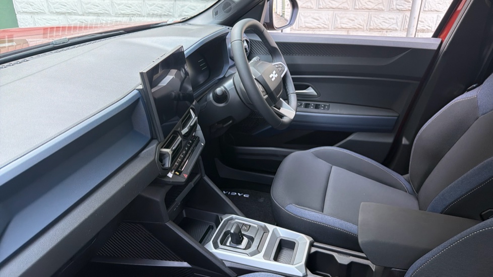 Dacia Bigster 1.8 Hybrid 155 Expression 5dr Auto Hybrid Estate - Image 9