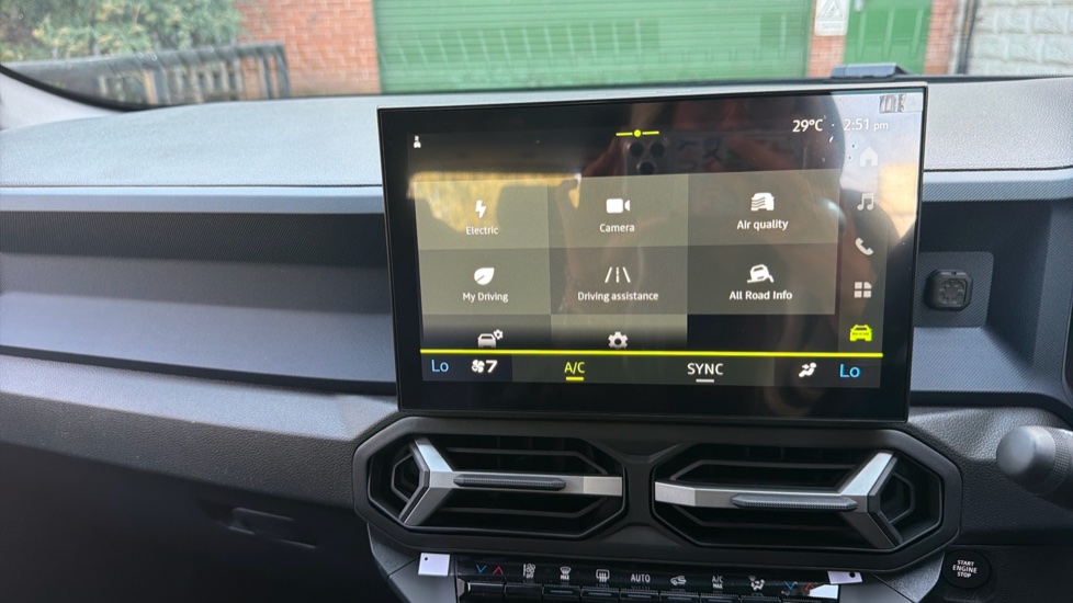 Dacia Bigster 1.8 Hybrid 155 Expression 5dr Auto Hybrid Estate - Image 31