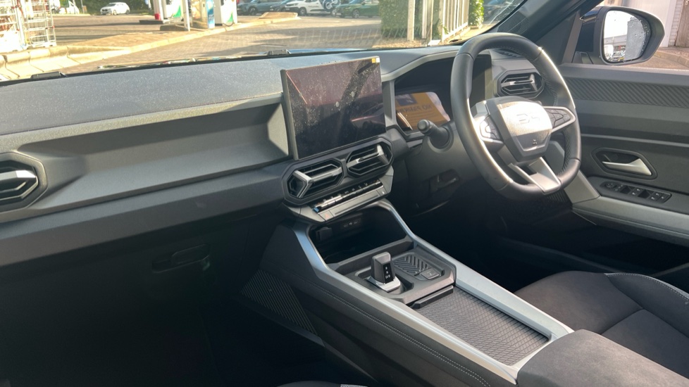 Dacia Bigster 1.8 Hybrid 155 Journey 5dr Auto Hybrid Estate - Image 9