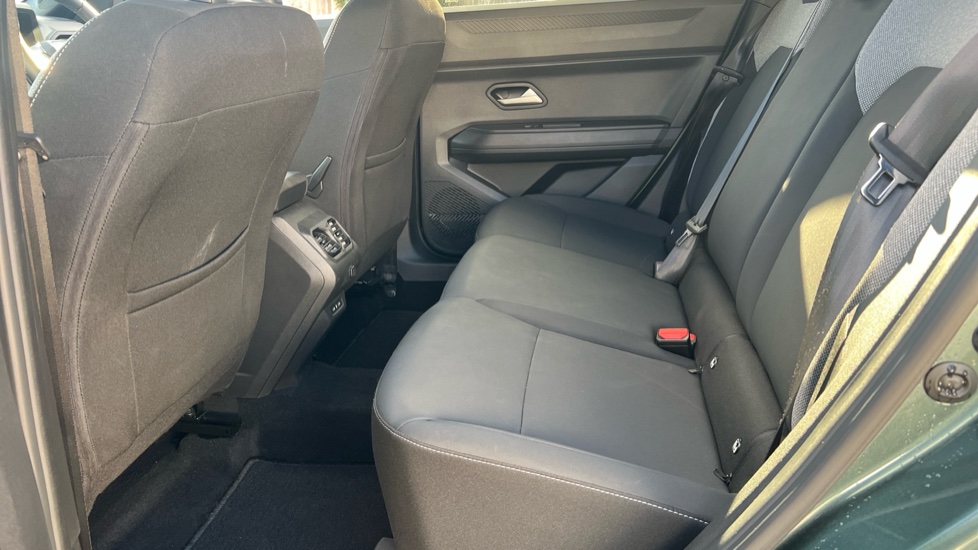 Dacia Bigster 1.8 Hybrid 155 Journey 5dr Auto Hybrid Estate - Image 16