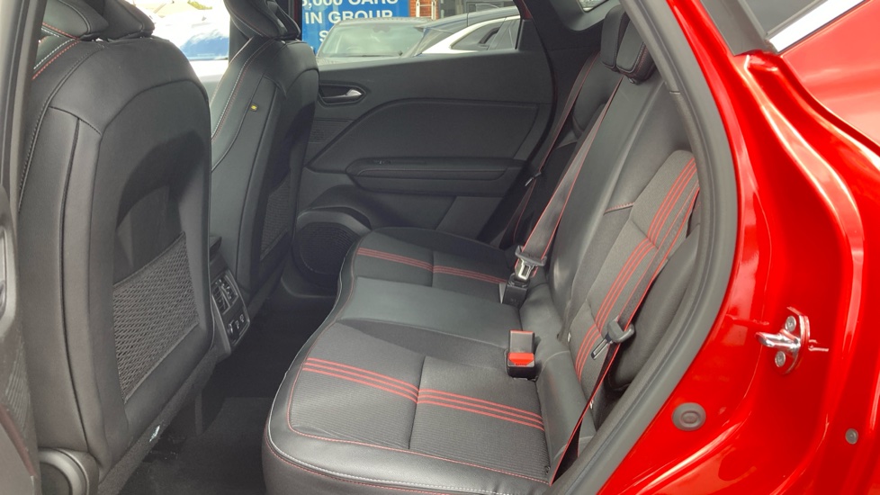 Renault Captur 1.6 E-TECH Hybrid 145 R.S. Line 5dr Auto Hybrid Hatchback - Image 16