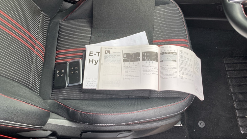 Renault Captur 1.6 E-TECH Hybrid 145 R.S. Line 5dr Auto Hybrid Hatchback - Image 19
