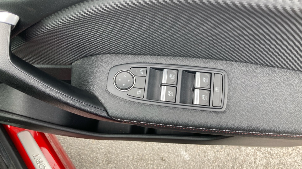 Renault Captur 1.6 E-TECH Hybrid 145 R.S. Line 5dr Auto Hybrid Hatchback - Image 31