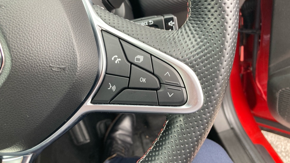 Renault Captur 1.6 E-TECH Hybrid 145 R.S. Line 5dr Auto Hybrid Hatchback - Image 32