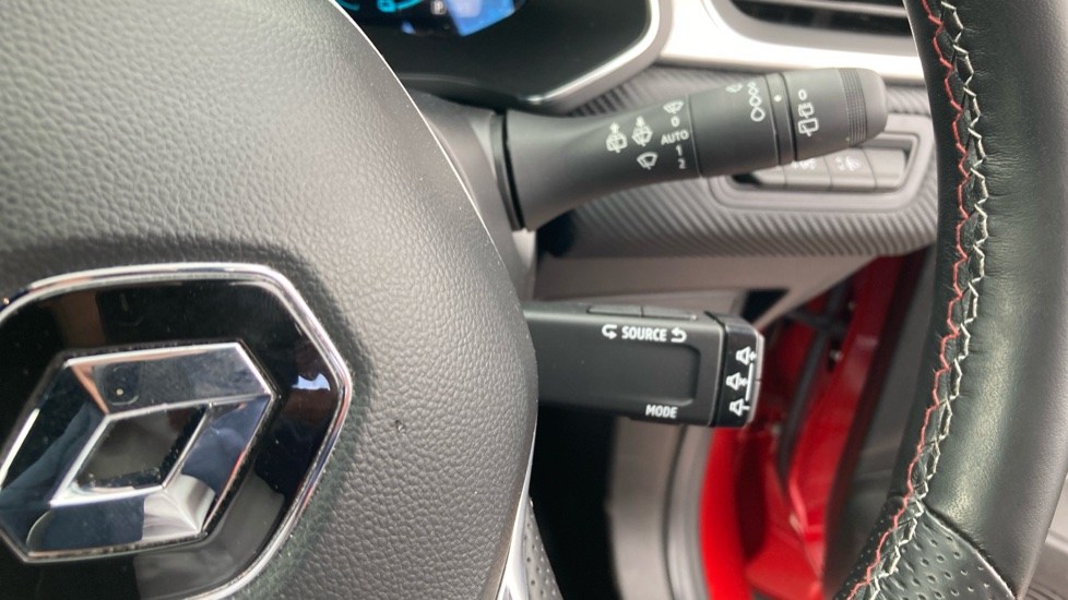 Renault Captur 1.6 E-TECH Hybrid 145 R.S. Line 5dr Auto Hybrid Hatchback - Image 34