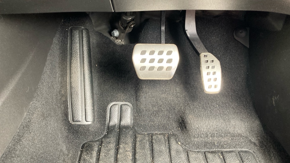 Renault Captur 1.6 E-TECH Hybrid 145 R.S. Line 5dr Auto Hybrid Hatchback - Image 36